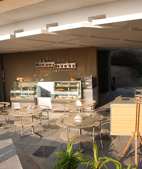 Coffee Shop - Honeyberg Resort